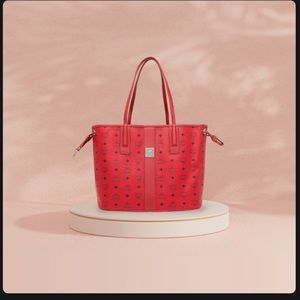 NEW Authentic MCM Medium Reversible Liz Shopper tote bag Red
